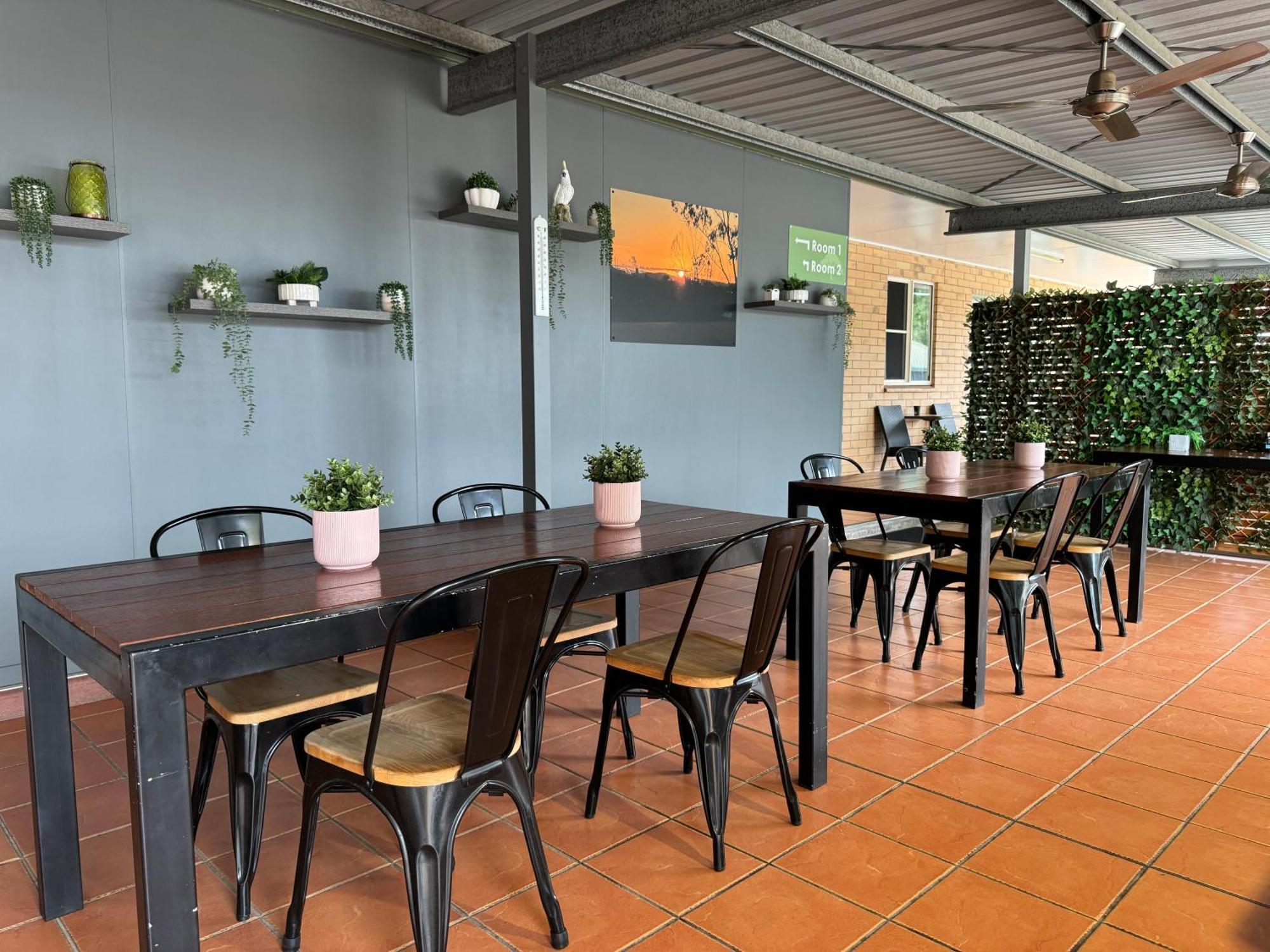 Raintree Motel Biloela エクステリア 写真