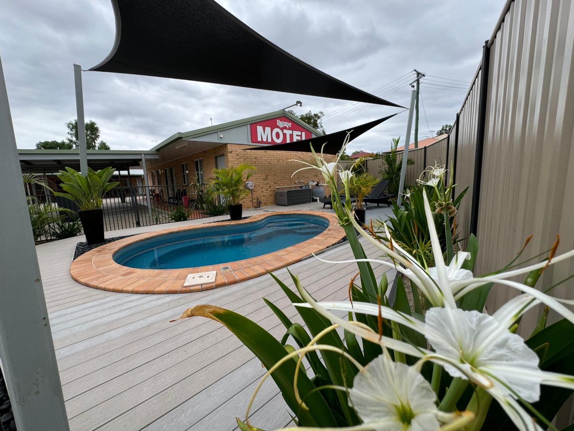 Raintree Motel Biloela エクステリア 写真