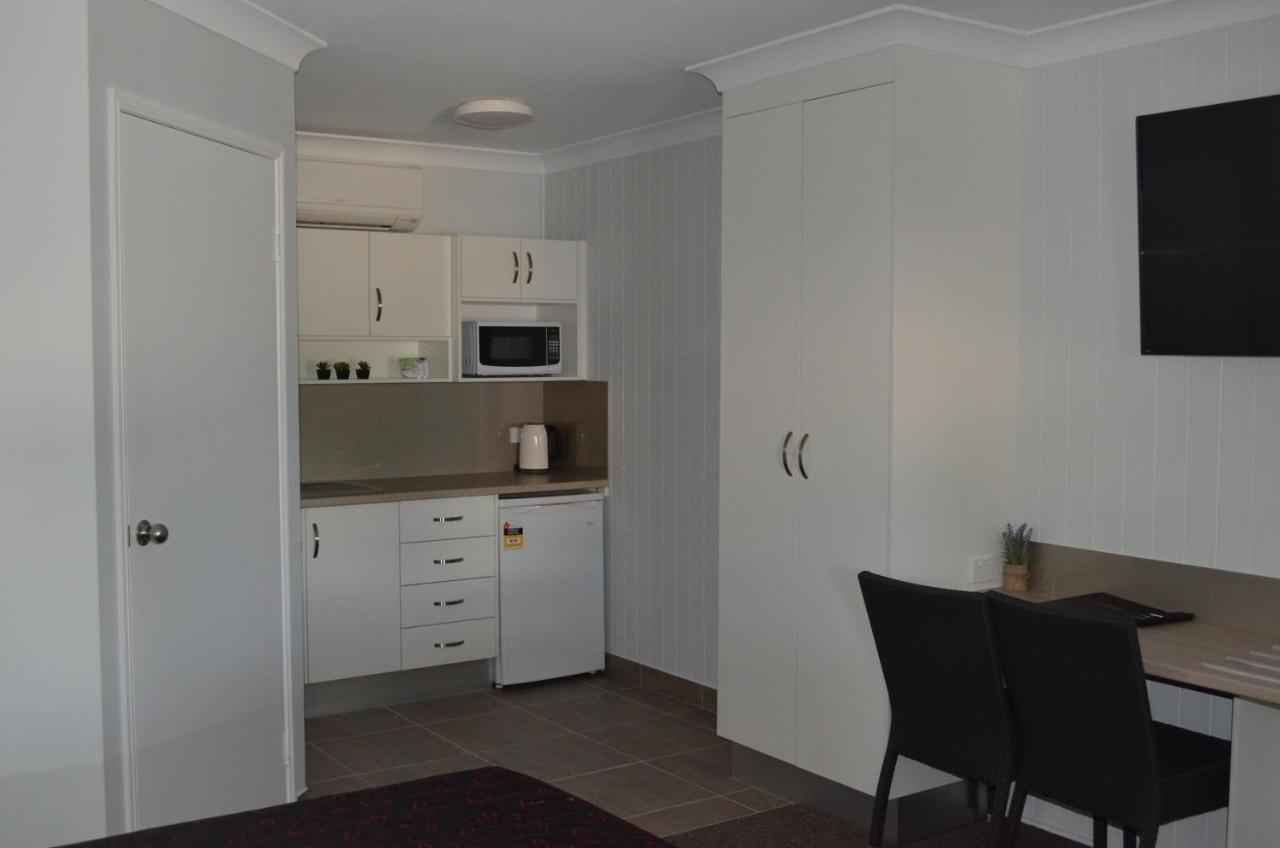 Raintree Motel Biloela エクステリア 写真