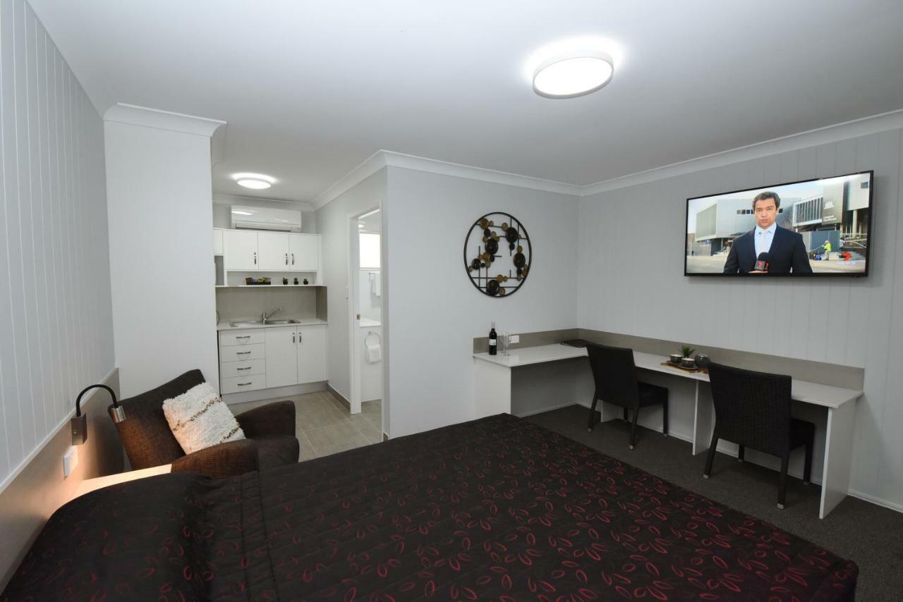 Raintree Motel Biloela エクステリア 写真