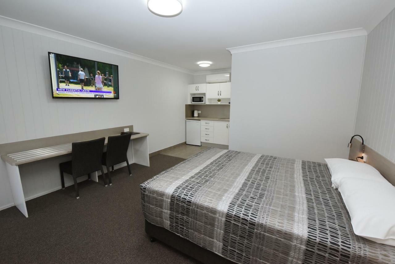 Raintree Motel Biloela エクステリア 写真