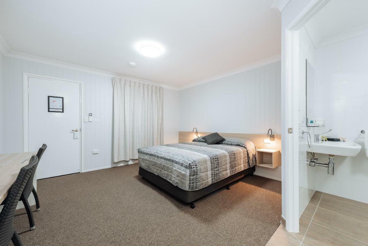Raintree Motel Biloela エクステリア 写真