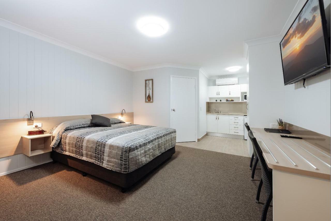 Raintree Motel Biloela エクステリア 写真